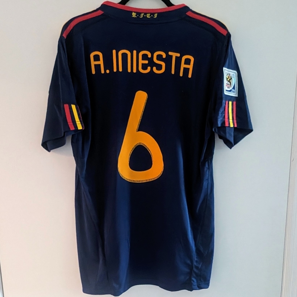 Spain Iniesta Retro Jersey 2010 World Cup Final #6 - Picture 2 of 4